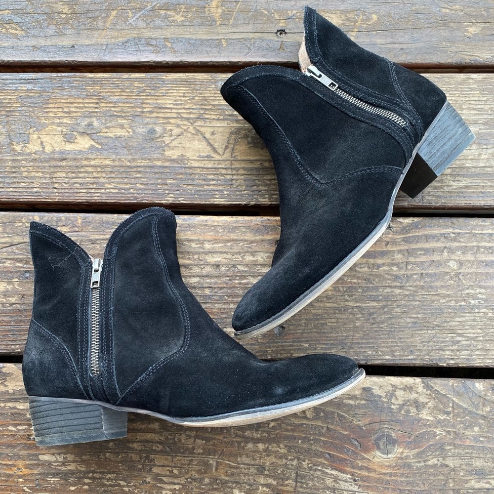Seychelles black side zip up ankle booties